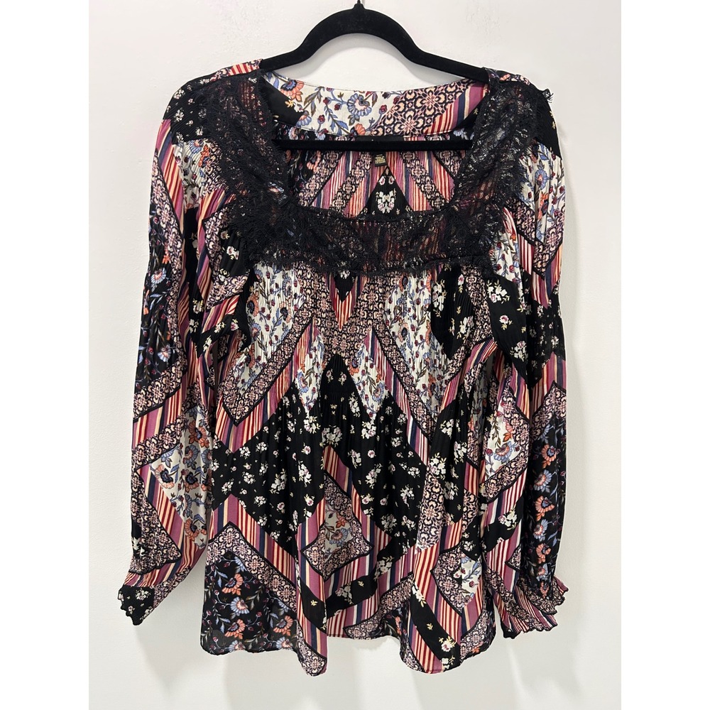 Melissa Paige Mixed Patchwork Floral Pleated Lace Trim Blouse Black Pink Medium